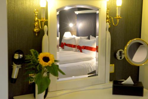 Suite with Lake View
