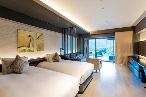 West Wing Upper Floor-Twin Room with Open-Air Bath Western Style /  Japanses Dinner Entry 19:00～20:00