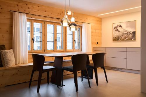 One-Bedroom Deluxe Apartment