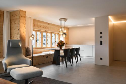 One-Bedroom Deluxe Apartment