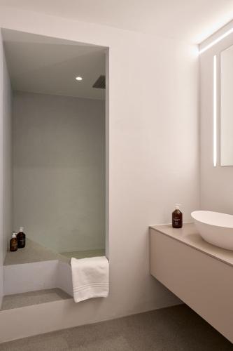 Two-Bedroom Deluxe Apartment
