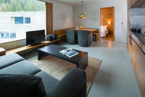 Two-Bedroom Apartment with City View