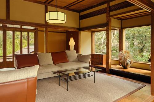 Luxury Villa​​ and Open-Air Bath