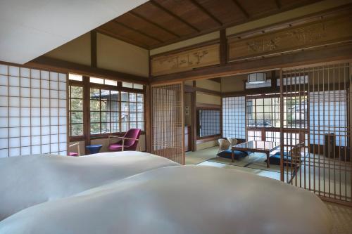 Luxury Villa​​ and Open-Air Bath