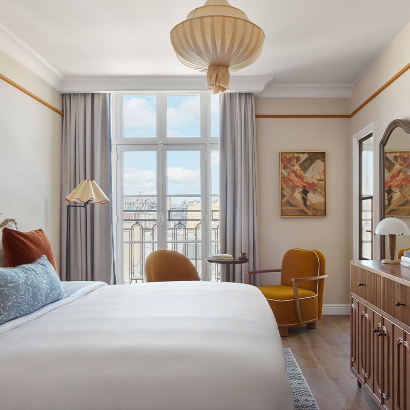 La Chambre Eiffel Tower