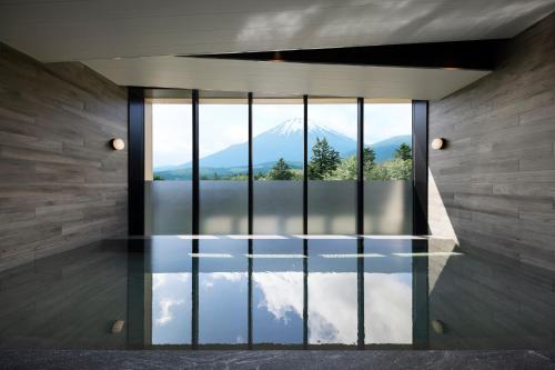 Deluxe Twin Room with Mountain View