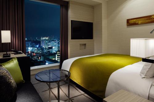 Superior Queen Room with View Bath - Smoking