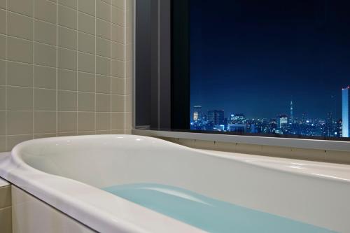Deluxe Twin Room with View Bath - Smoking