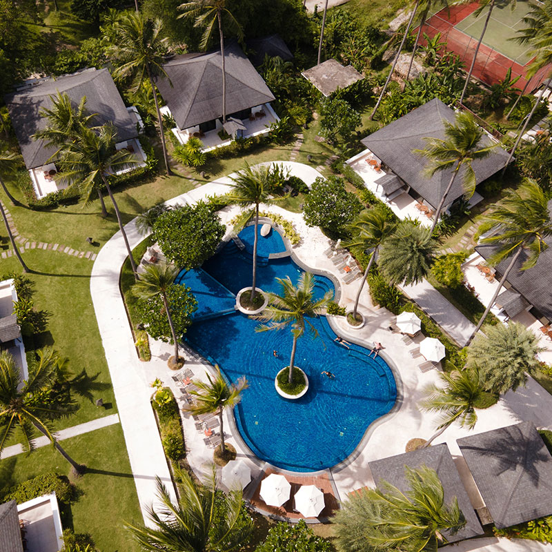 Deluxe King with Pool View
