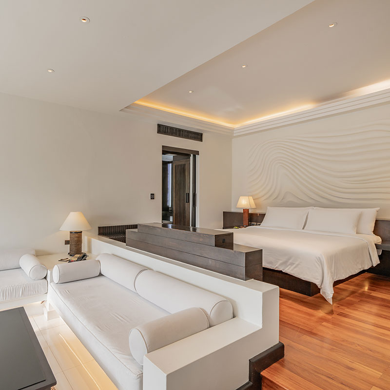 Grand Pool Suite with Seaview