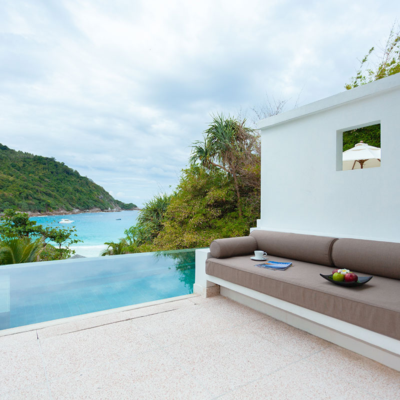 Grand Pool Suite with Seaview