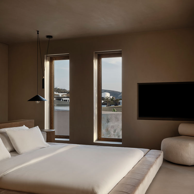 OASIS SUITE WITH INFINITY POOL