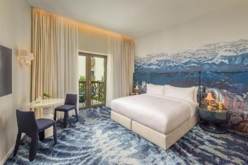 Premium King Garden Furnished Balcony