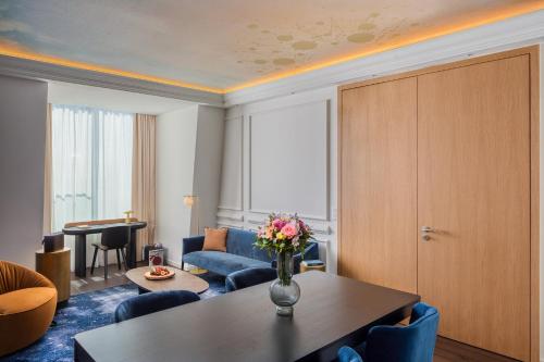 Cosmos Suite