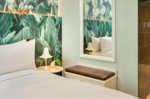 Essential Twin Room