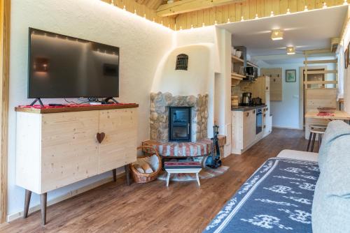 A4 - Family Two-Bedroom Apartment with Terrace and Fireplace - Ground Floor