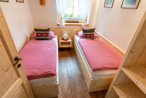 A4 - Family Two-Bedroom Apartment with Terrace and Fireplace - Ground Floor