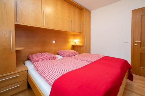 A7 - Two-Bedroom Apartment with Terrace and Fireplace - Ground Floor