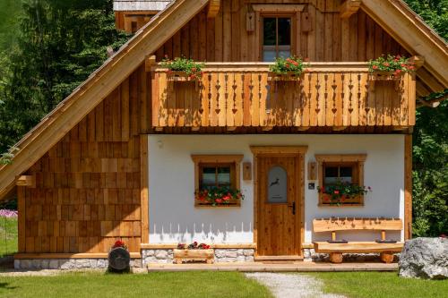 Chalet PRSIVEC with Mountain - River View, Fireplace and Sauna