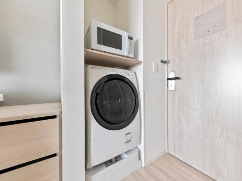 Superior Queen (with Microwave oven and Washing machine)