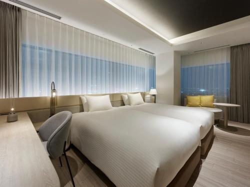 Deluxe Corner Twin Room