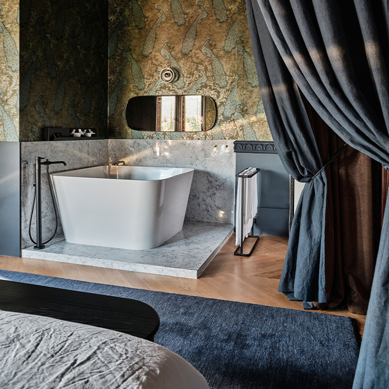 Jaskolka No.2, historical suite