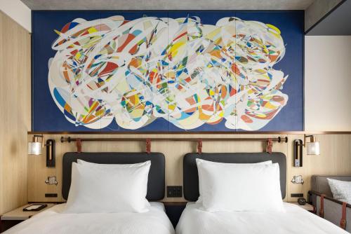 Twin Room with City View