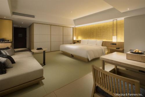 Serenity King Room