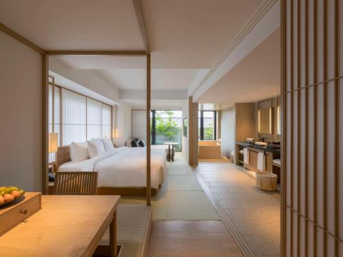 ONSEN retreat King Room