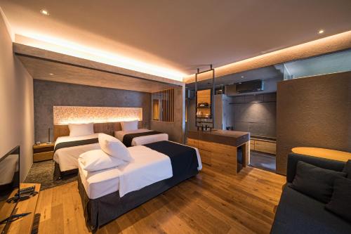 Twin/Triple Room (1-2F) with Semi Open-Air Bath (47㎡) Non-Smoking