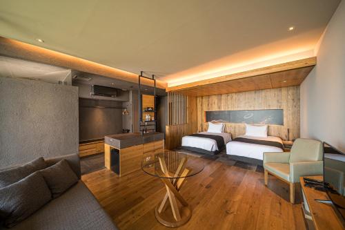 Deluxe Twin Room (3-4F) with Semi Open-Air Bath (47㎡) Non-Smoking