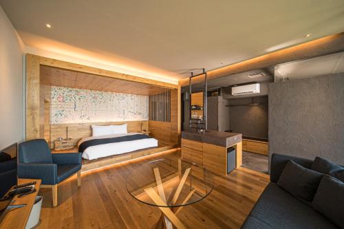 GALLERIA King Room (5F) with Semi Open-Air Bath (47㎡) Non-Smoking