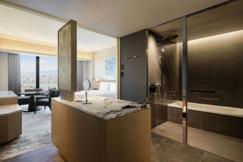 Specialty King Room with City View - Top Floor