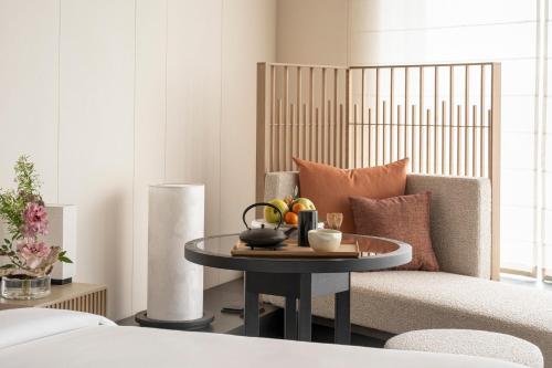 Premier Corner King Room