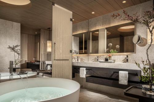 Dojima King Suite