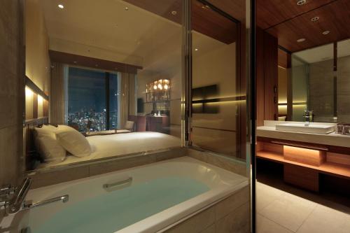 Executive King Room - Non-Smoking