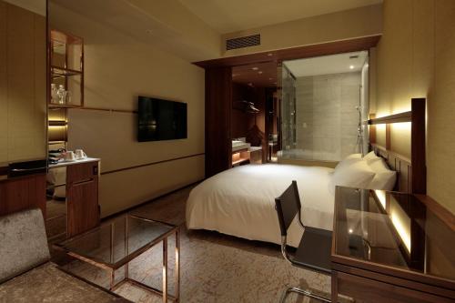 Executive King Room - Non-Smoking
