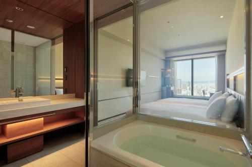 Executive Twin Room with Sofa Bed - Non-Smoking