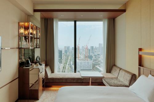 Executive Twin Room with Lounge Access - High Floor - Non-Smoking