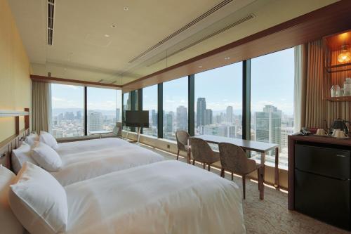 Premium Triple Room with Lounge Access - High Floor - Non-Smoking