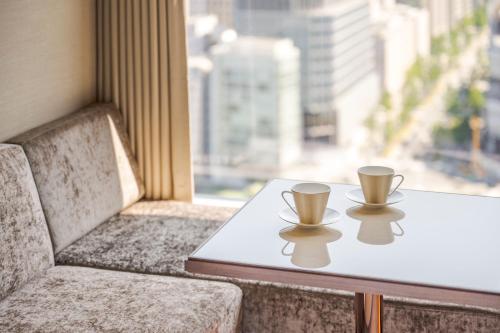 Room Selected at Check-in with Lounge Access - High Floor - Non-Smoking