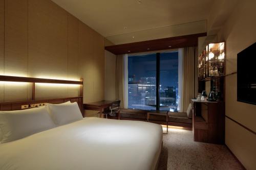 room_title_deluxe-king-room-high-floor-non-smokingt