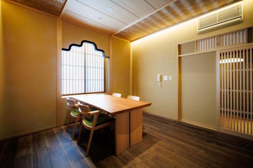 Quadruple Room with Private External Bathroom