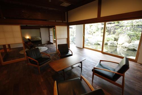 Japanese-Style Delux Suite with Open-Air Bath