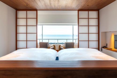 Twin room with sea view