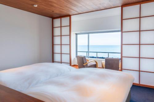 Twin room with sea view