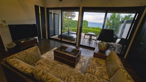 Twin Room with Tatami Area and Open-Air Hot Spring Bath, Mt,Fuji View【Niji no Ha】