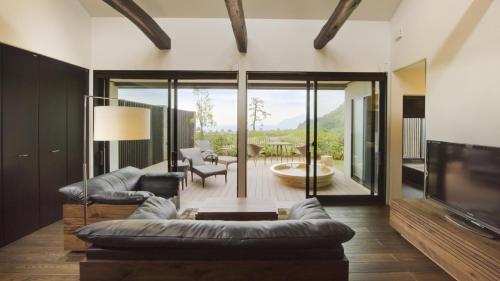 Twin Room with Tatami Area and Open-Air Hot Spring Bath, Mt,Fuji View【Tsuki matsu】