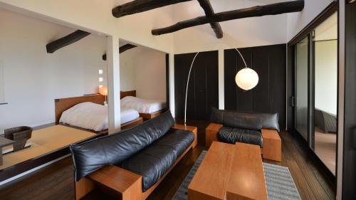 Twin Room with Tatami Area and Open-Air Hot Spring Bath, Mt,Fuji View【Yama no ne】