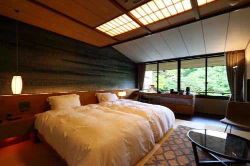 Deluxe Twin Room 202